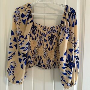 Cute top Size M